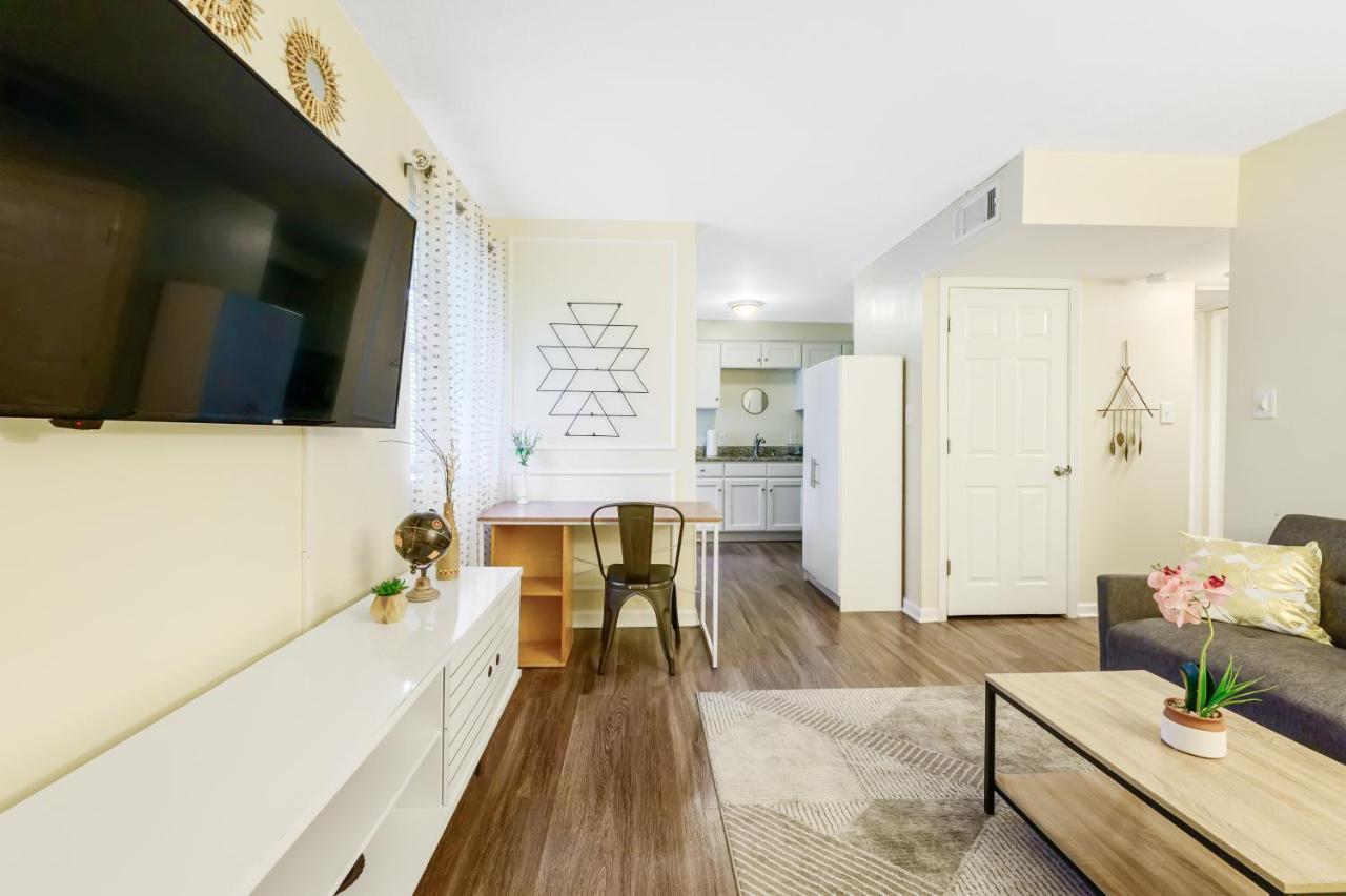 Dapper Digs - King Bed - Long Term Stays - Duke Durham Esterno foto