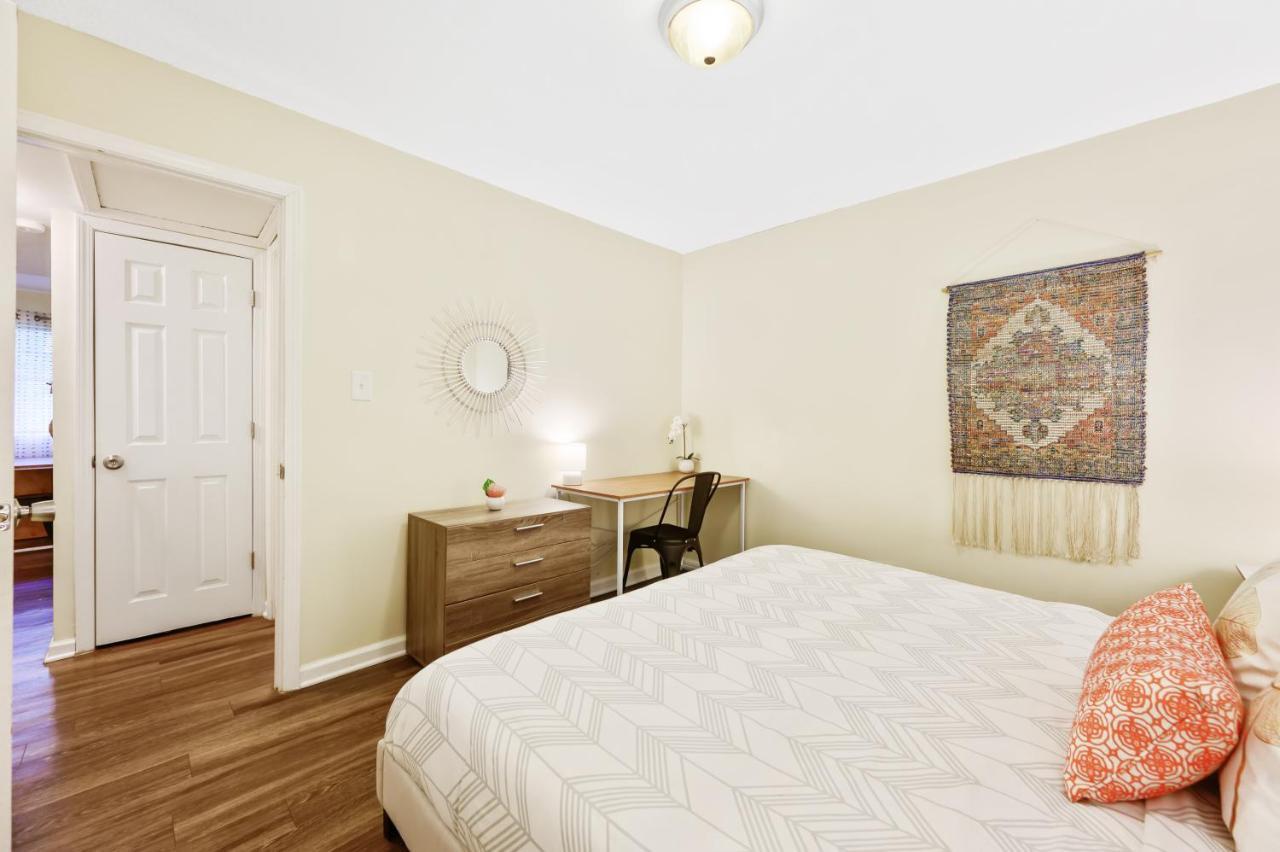 Dapper Digs - King Bed - Long Term Stays - Duke Durham Esterno foto