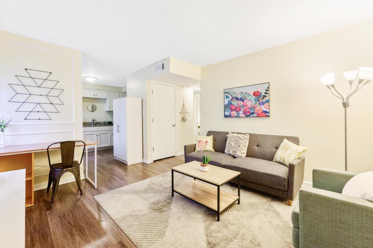 Dapper Digs - King Bed - Long Term Stays - Duke Durham Esterno foto